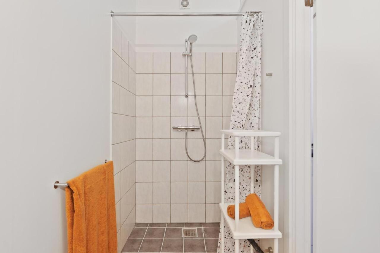 Charming - Luxurious 1 Bedroom Apartment In The Heart Of Aalbor Kültér fotó
