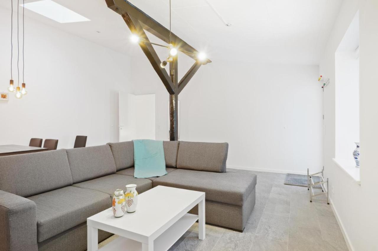 Charming - Luxurious 1 Bedroom Apartment In The Heart Of Aalbor Kültér fotó
